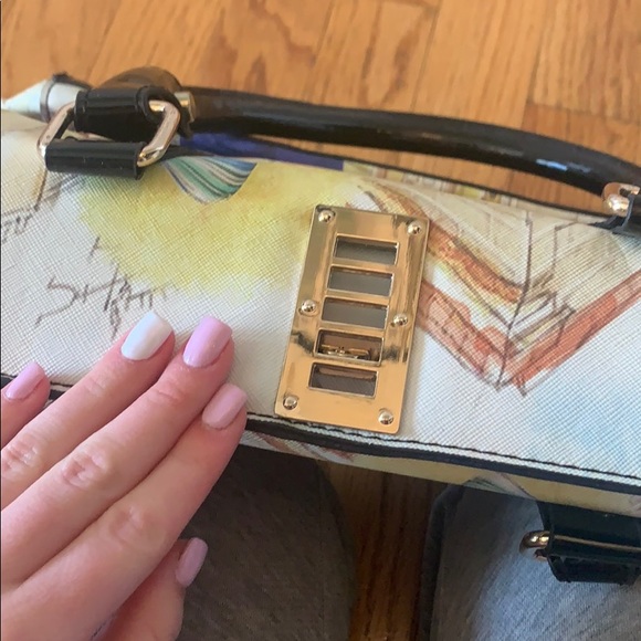 Hand bag with three parts to it - Picture 11 of 12